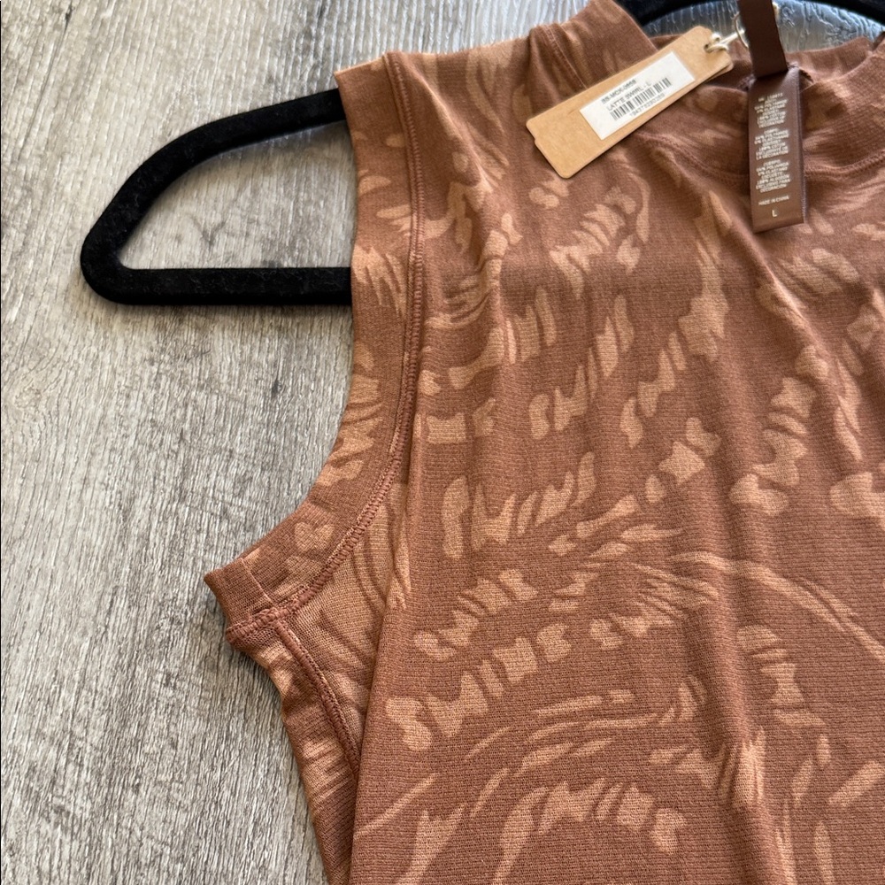 SKIMS sheer Bodysuit in Brown Pattern - Picture 5 of 6